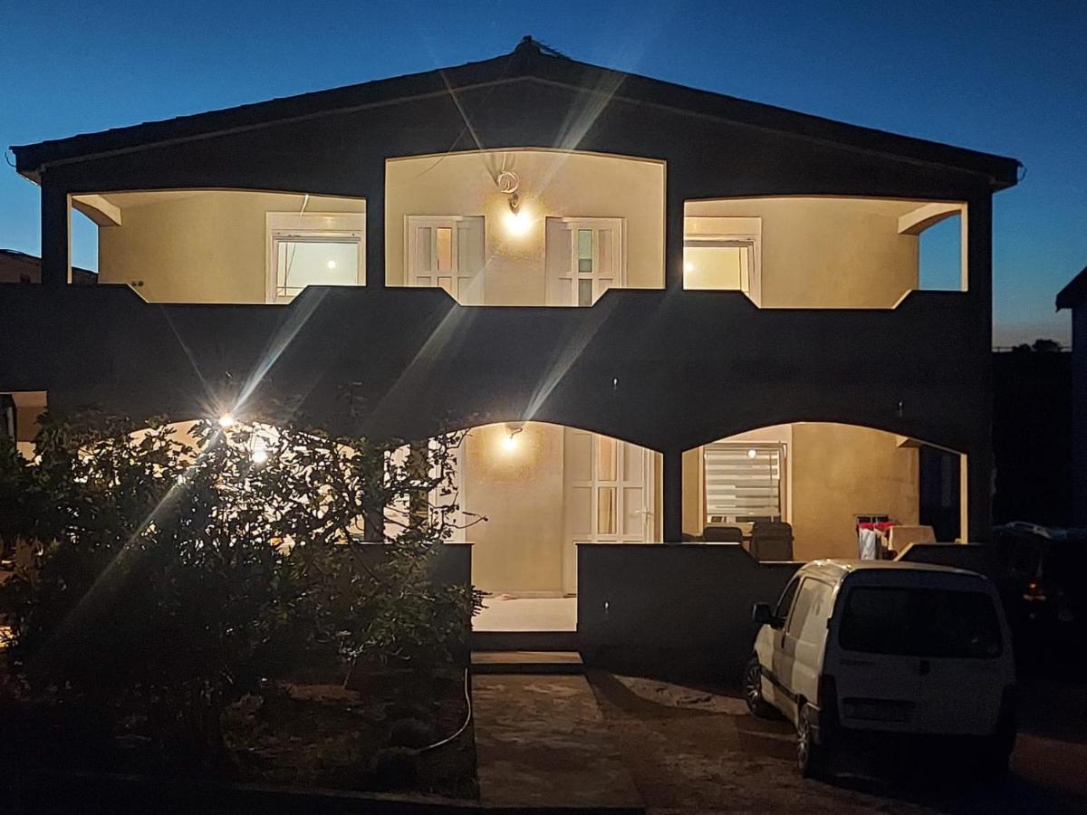 Apartmán Zrinec Vir Exteriér fotografie