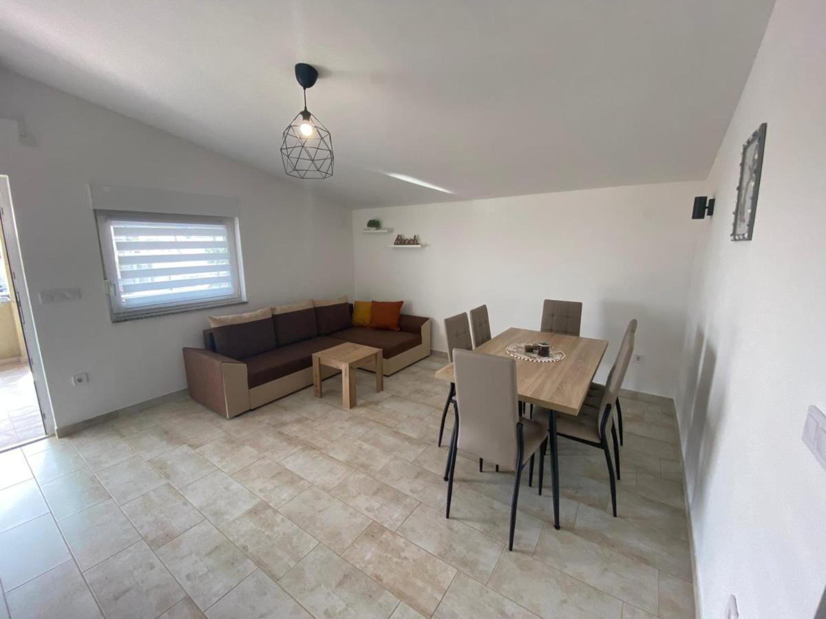 Apartmán Zrinec Vir Exteriér fotografie