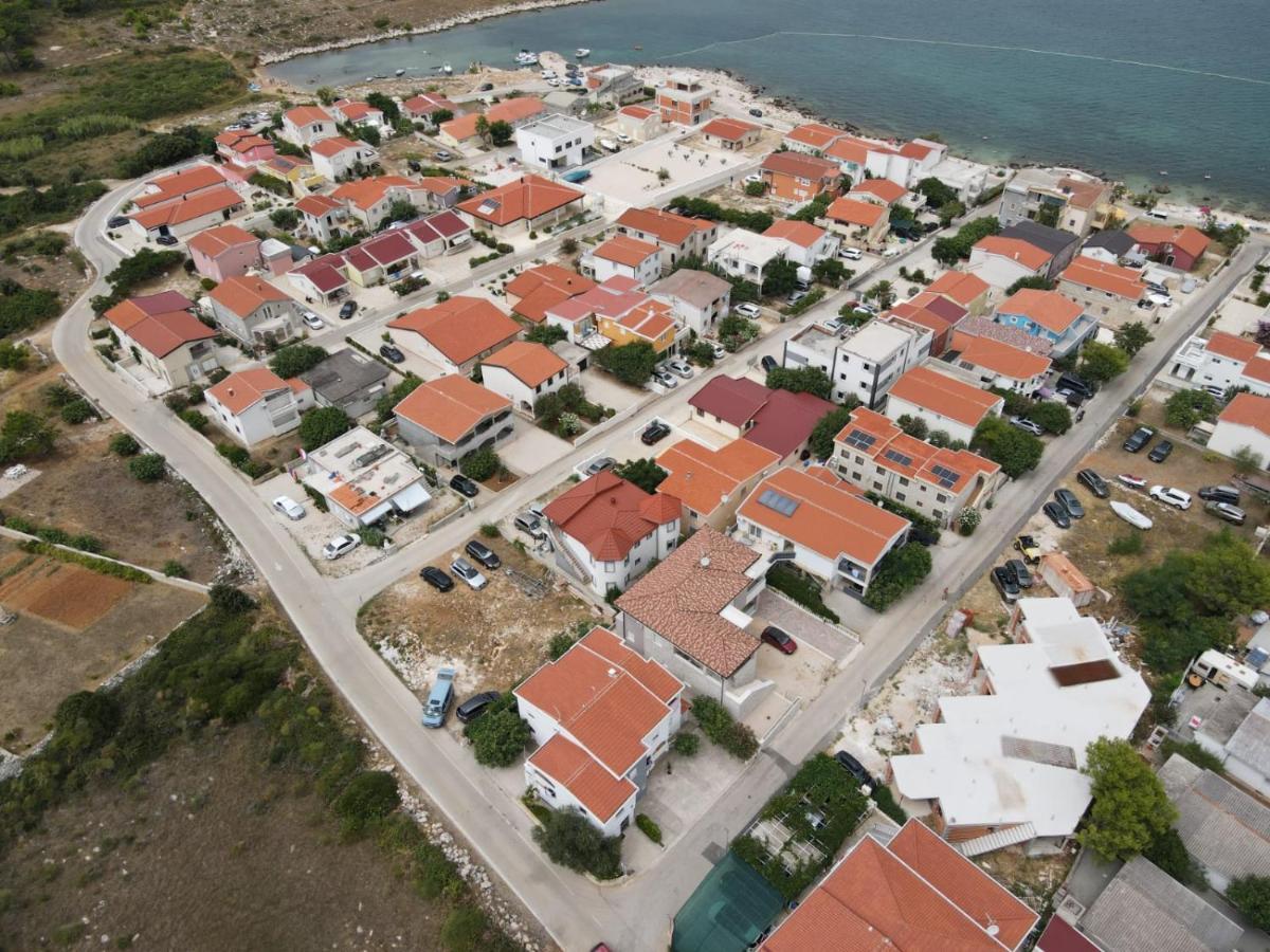 Apartmán Zrinec Vir Exteriér fotografie
