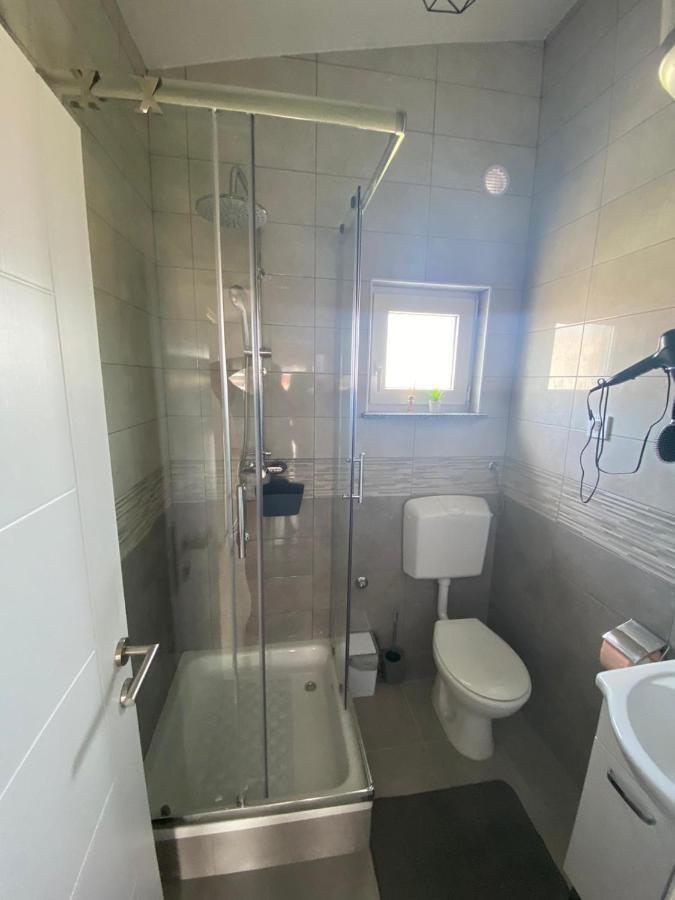 Apartmán Zrinec Vir Exteriér fotografie