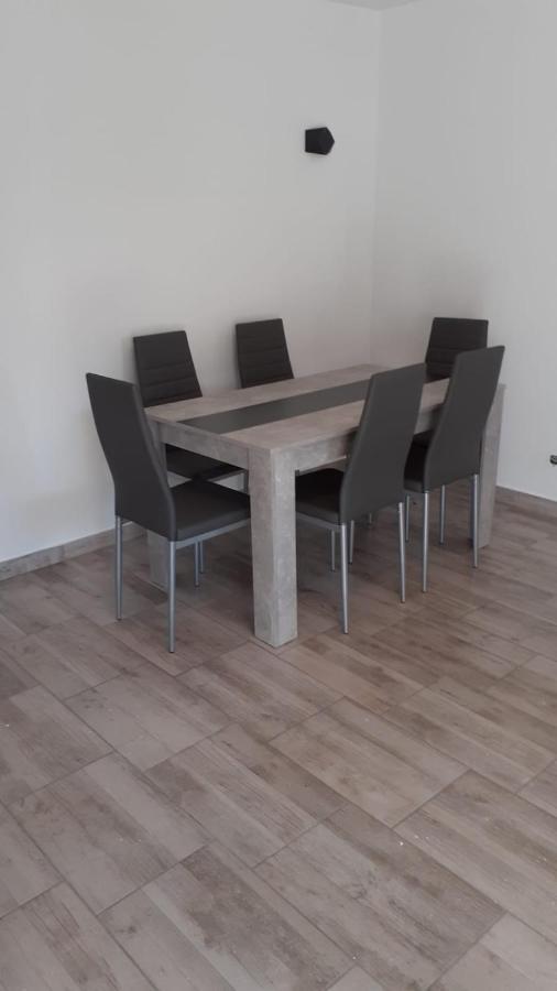 Apartmán Zrinec Vir Exteriér fotografie
