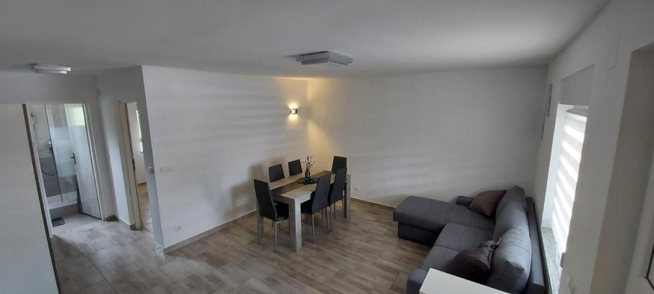 Apartmán Zrinec Vir Exteriér fotografie